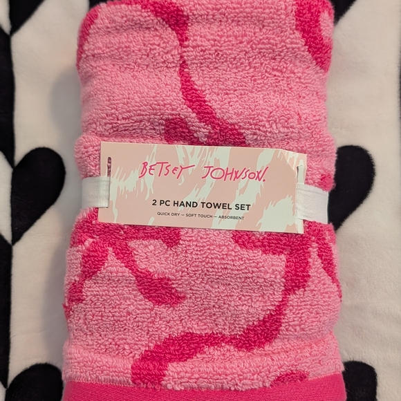 Betsey Johnson Other - Betsey Johnson Pink Ribbon Bow Hand Towel Set